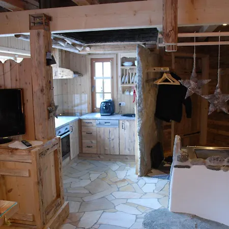 Almhuetten Moll Am *