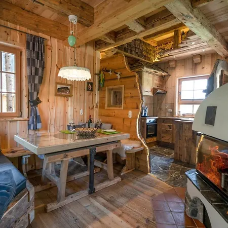 Almhuetten Moll Am 哈尔登熙