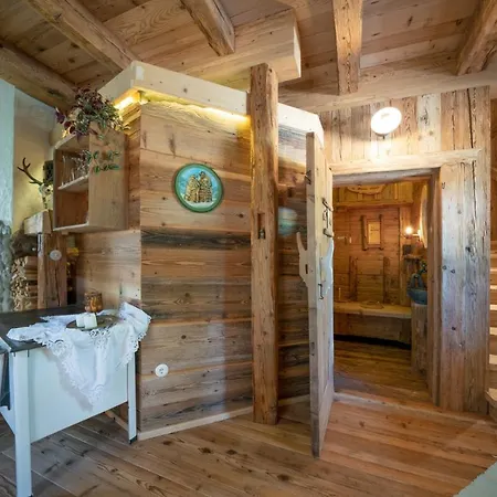 Almhuetten Moll Am *